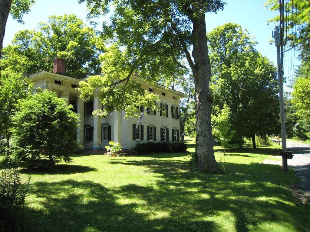 Higganum House B&B image