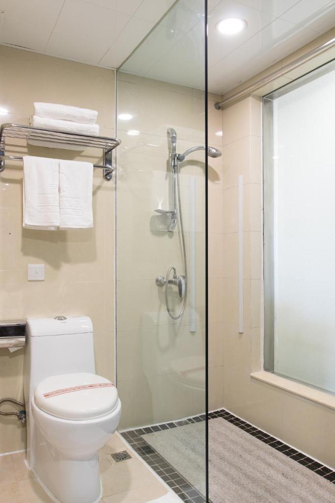 Двухместный (Двухместный номер Делюкс с 1 кроватью), New World Hotel with private parking