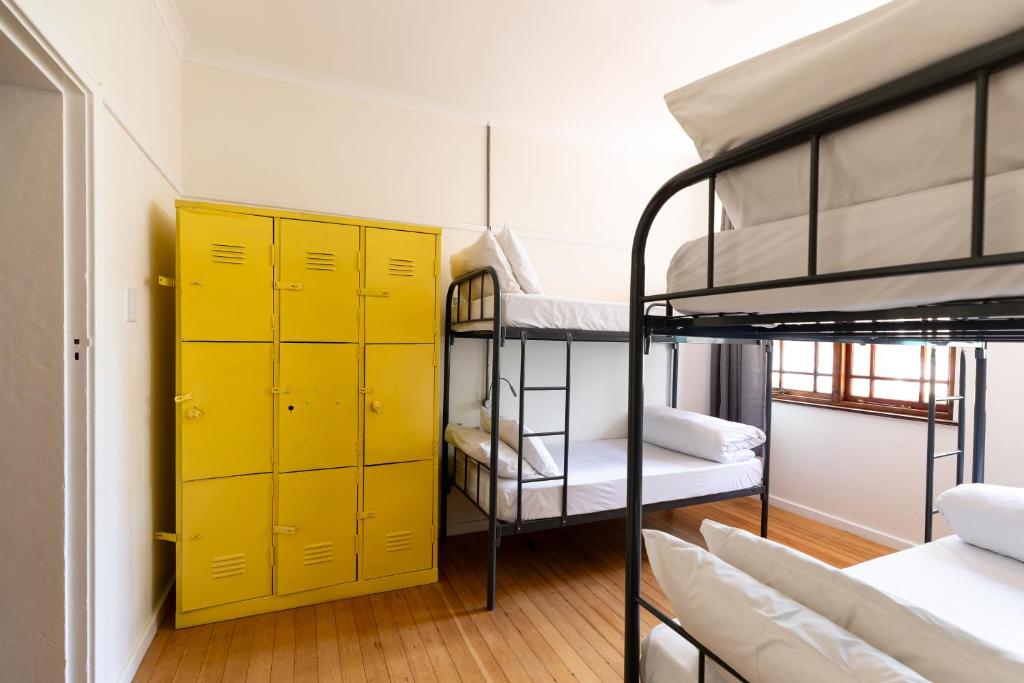 Long Street Backpackers Room Type - Standard 6 Bed Dormitory