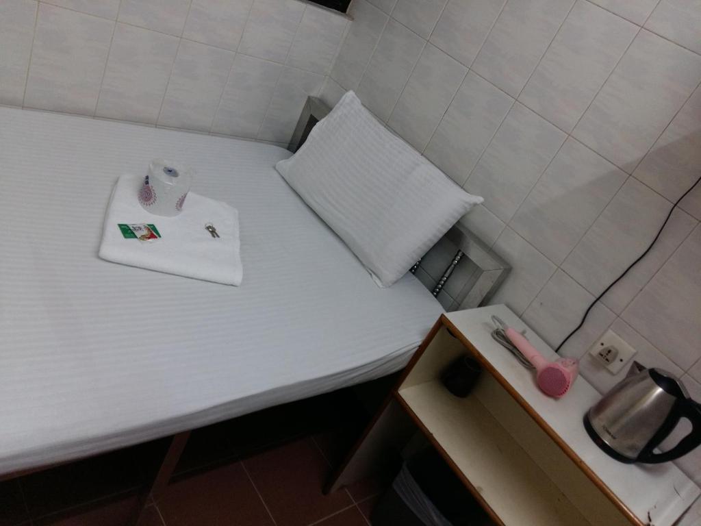 New Yan Yan Guest House reception 9th floor Flat E4 E6 photo 1