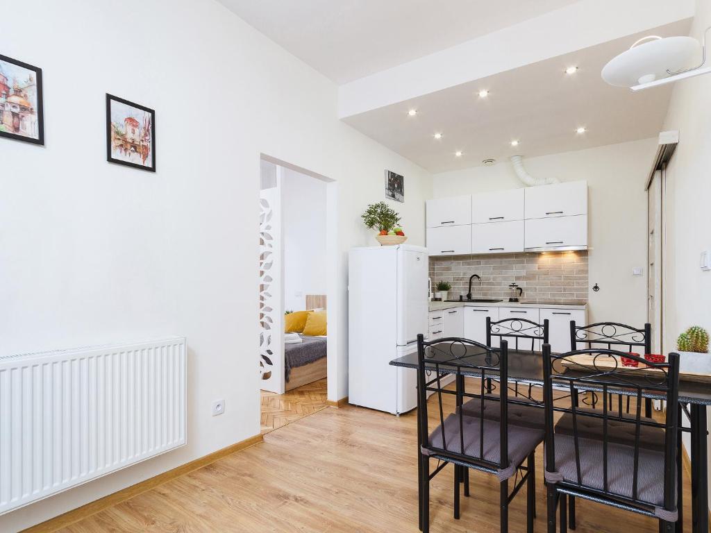 Apartamenty Starowiślna 54 - Kraków Kazimierz Room Type - One-Bedroom Apartment with Garden View