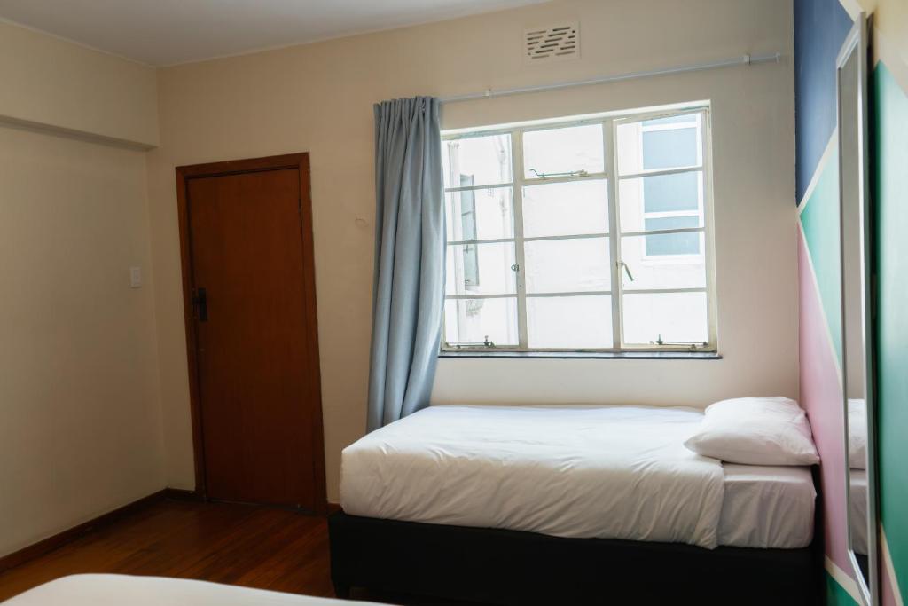 Long Street Backpackers Room Type - Economy
