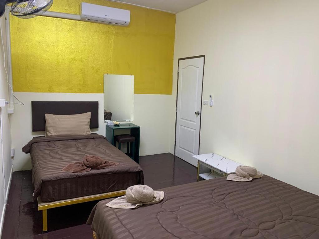The House Hostel 2 Room Type - Triple Room with Shared Toilet