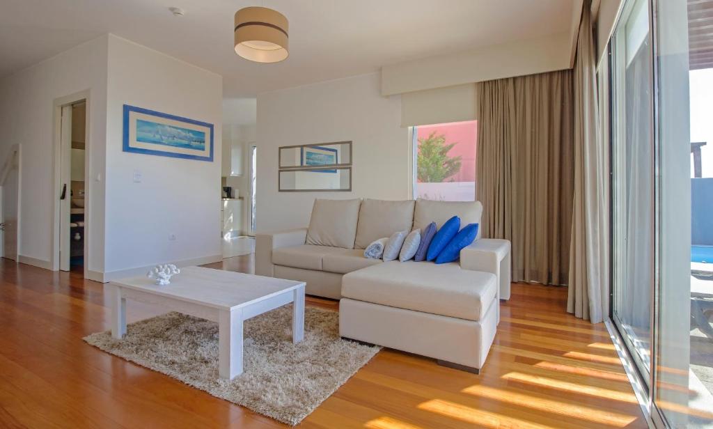 Hill Houses - Savoy Signature photo 4