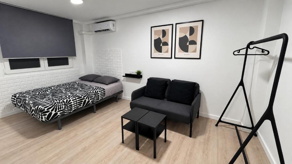 Miniestudio close centre