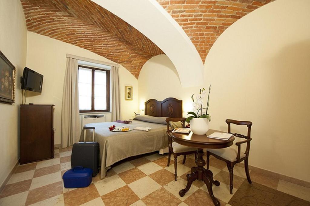 Albergo La Corte Albertina - Tap to explore photos