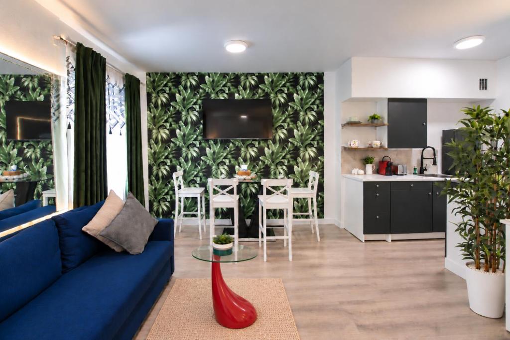 South Beach Coastal Apartments - Tap to explore photos