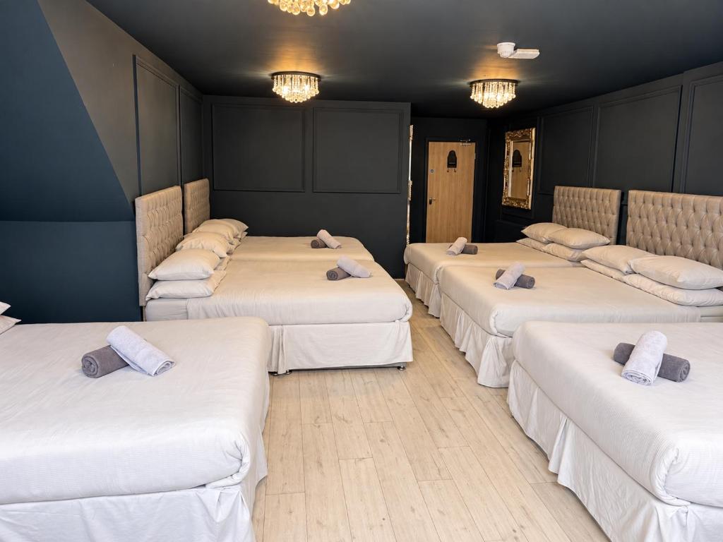 City CTR DJ party apartment - ibiza suite