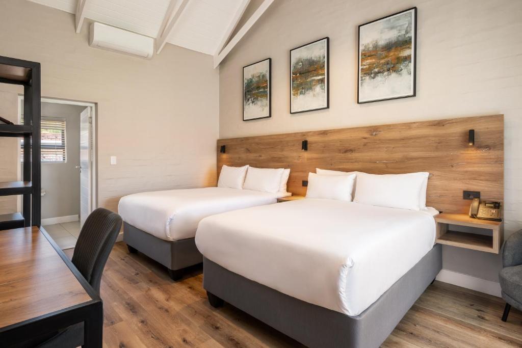 Protea Hotel by Marriott Oudtshoorn Riempie Estate Room Type - Family Room, 2 Double Beds, Garden View