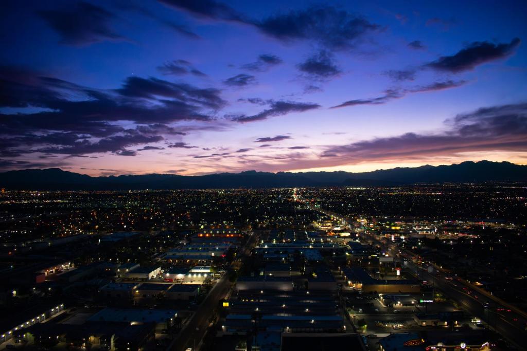 Las Vegas Suite Rentals at Palms Place Hotel Room Type - Studio with Mountain View