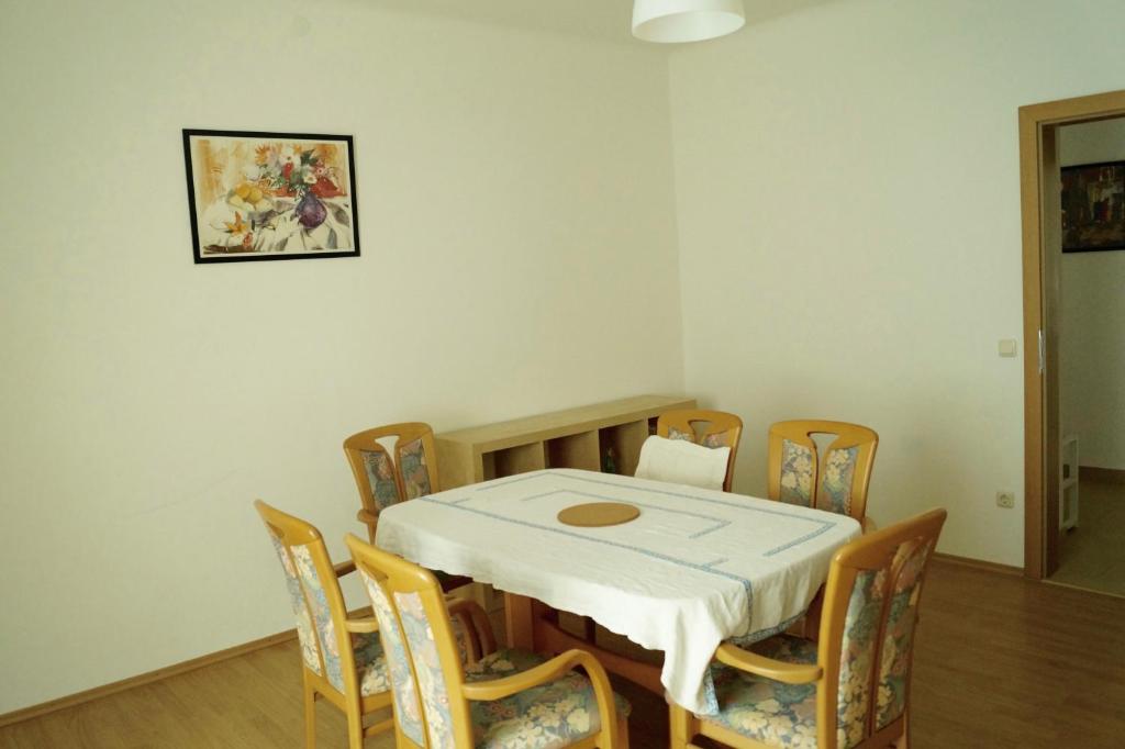 Апартаменты (Просторные апартаменты с 1 спальней), Apartments Wirrer