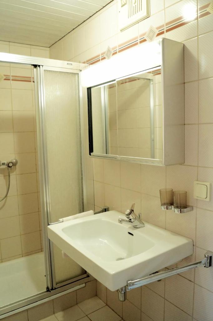 Апартаменты (Апартаменты с 1 спальней и небольшой кухней), Apartments Wirrer