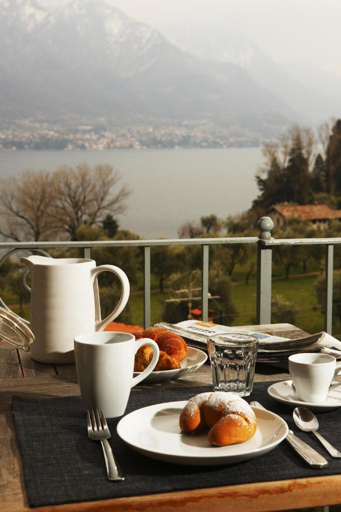 Charming Lake View Apartment photo 1