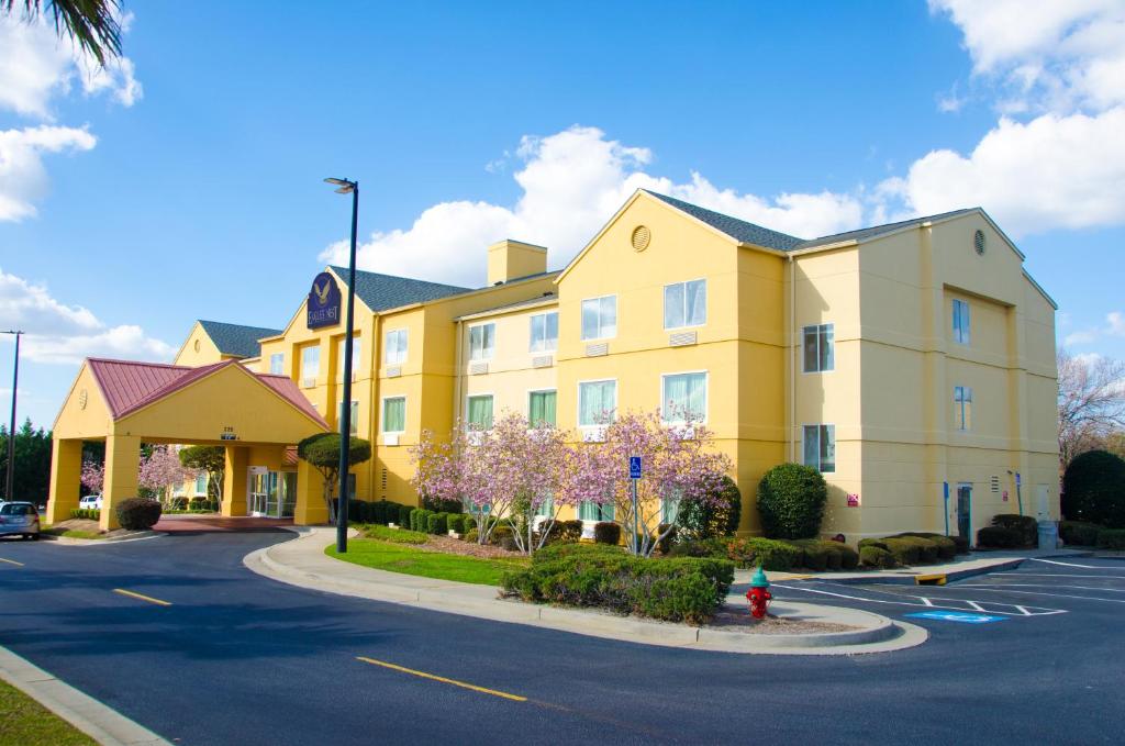 Eagles Nest Inn image