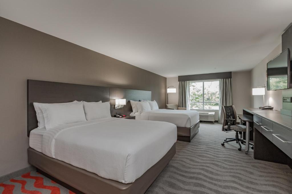 Holiday Inn Mishawaka, an IHG Hotel photo 3