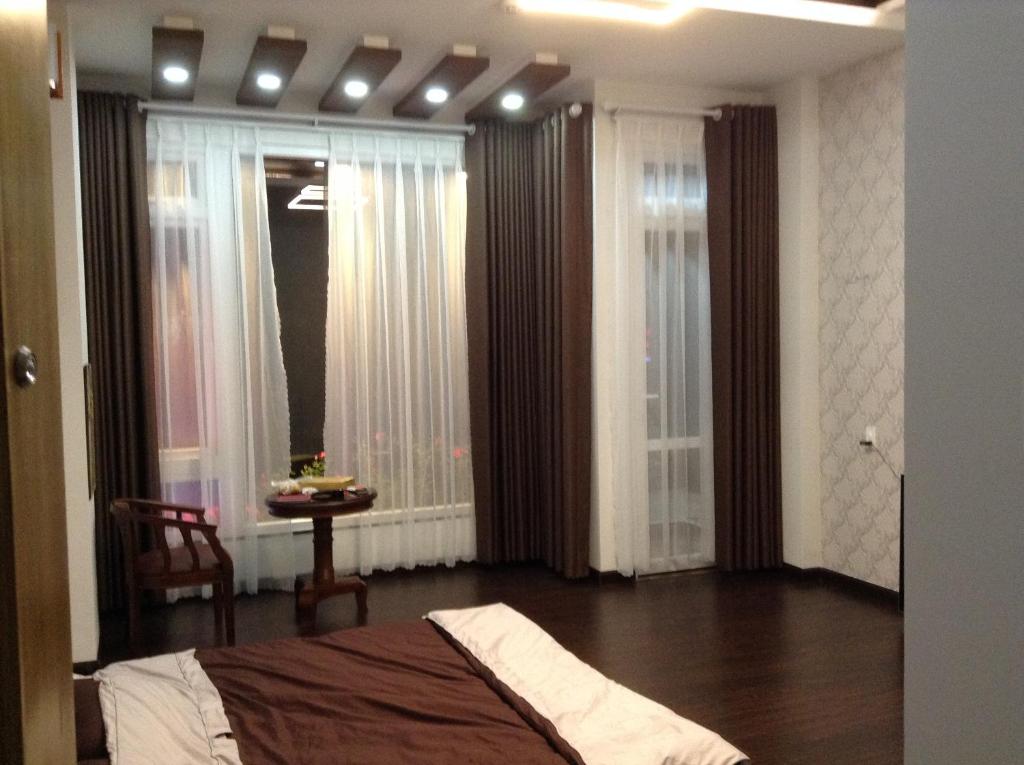 Mr Rot's Secret Hotel