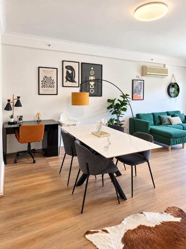 Spacious 2BR East Perth Pool Gym CATBus CBD Optus - Tap to explore photos