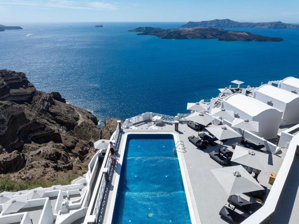 Petit Palace Suites, سانتوريني