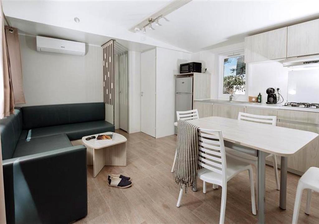 HolaCamp Sitges Garrofer Room Type - Superior Bungalow 6