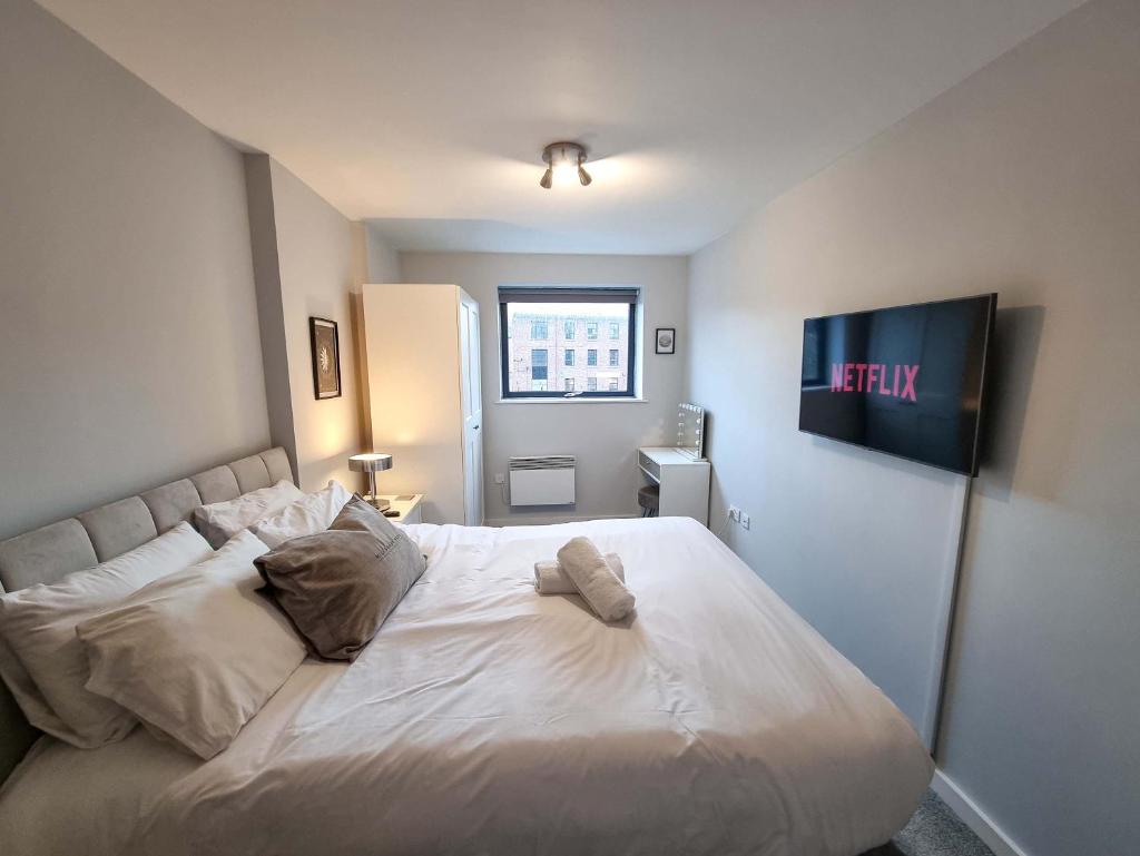 2 Bed Castlefield Flat Canalside