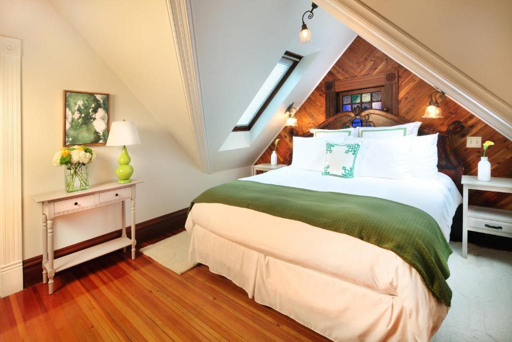 The Grape Leaf Inn photo 1