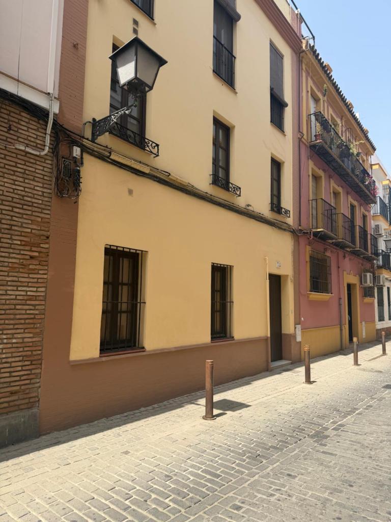 RT74 Calle Rodrigo de Triana con opcion de parking