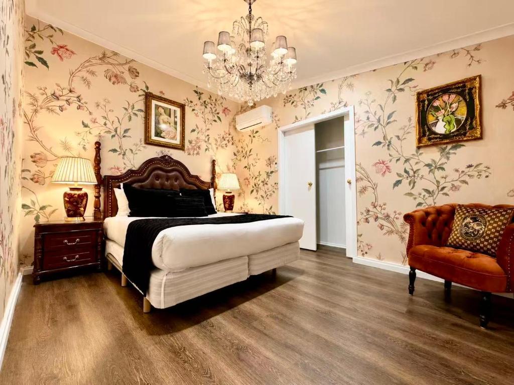Prince's Gate Hotel - Tap to explore photos