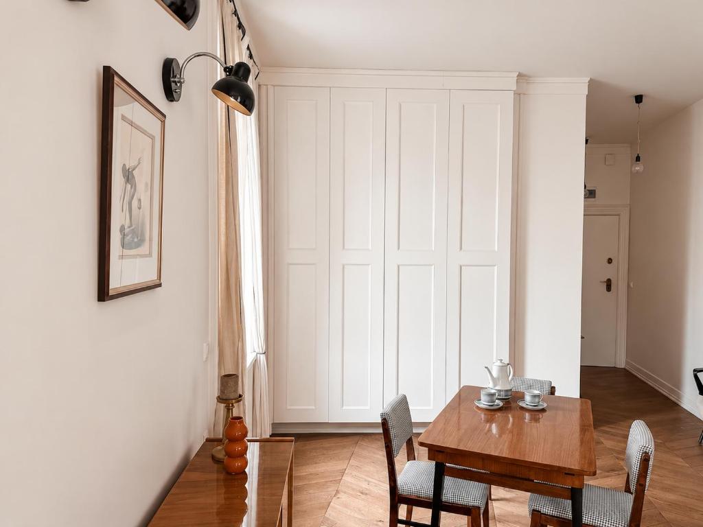 Once Upon a Time in Cracow - Old Town Apartment - Tap to explore photos