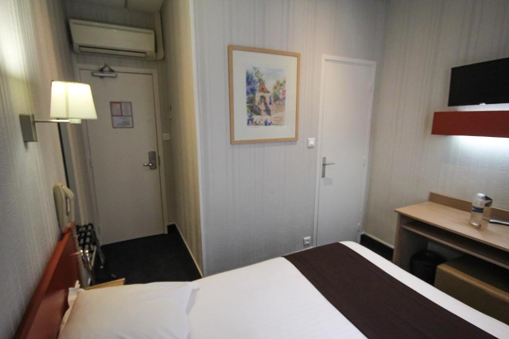 Одноместный (Одноместный номер с душем), Hôtel Des Trois Gares