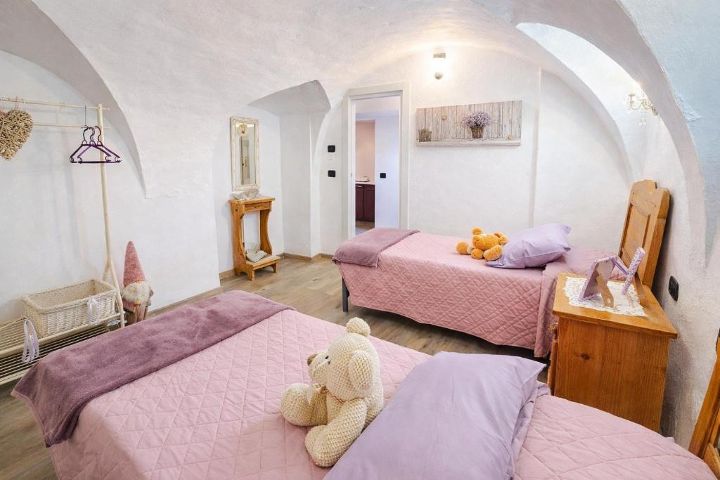 L'Antica CANONICA di Casa Bernardi, terrazzo Wi-Fi PetFriendly con Area Cani - Tap to explore photos