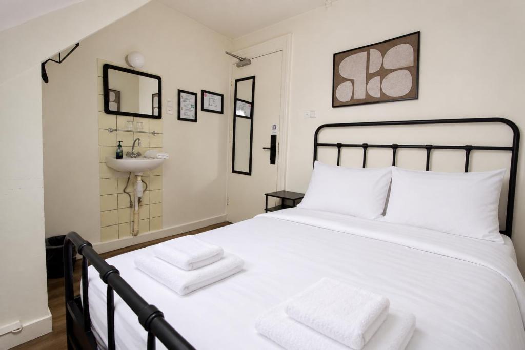 Hotel Hortus Room Type - Double Room with Shared Bathroom