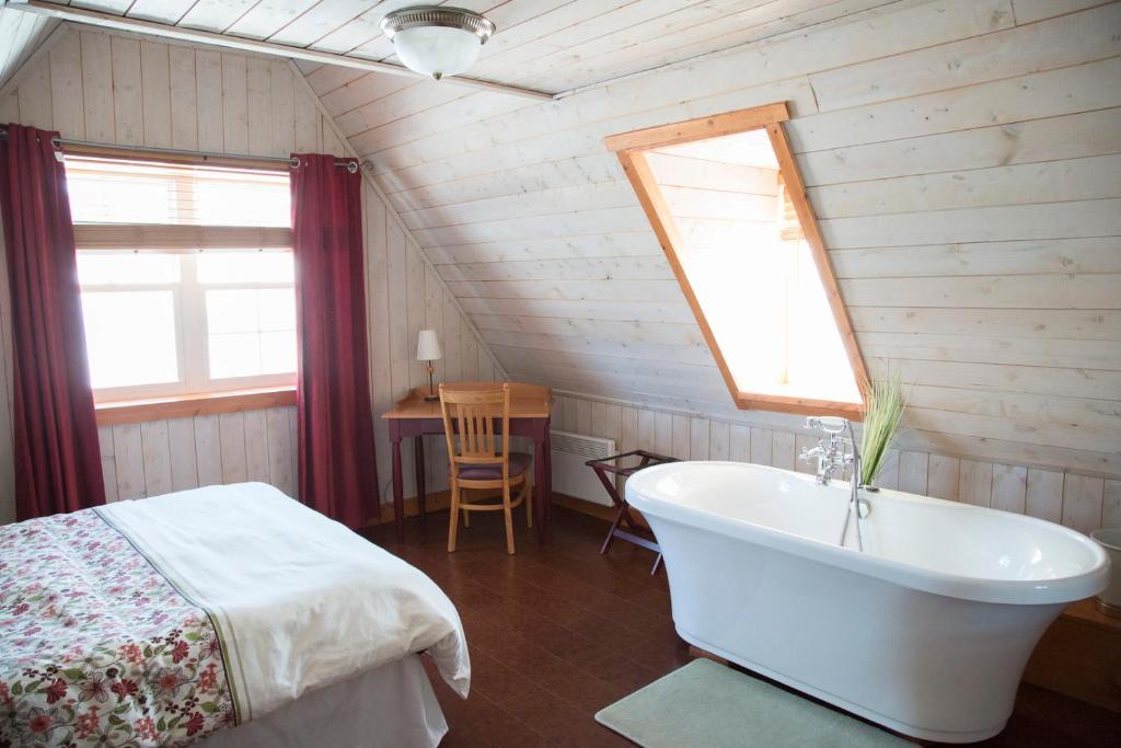 Gîte et Centre de Santé Au Coin De La Berge B&B and Wellness Centre photo 2