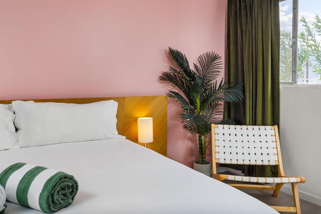 Sagewater Springs - Adult Only Room Type - Deluxe Queen Room
