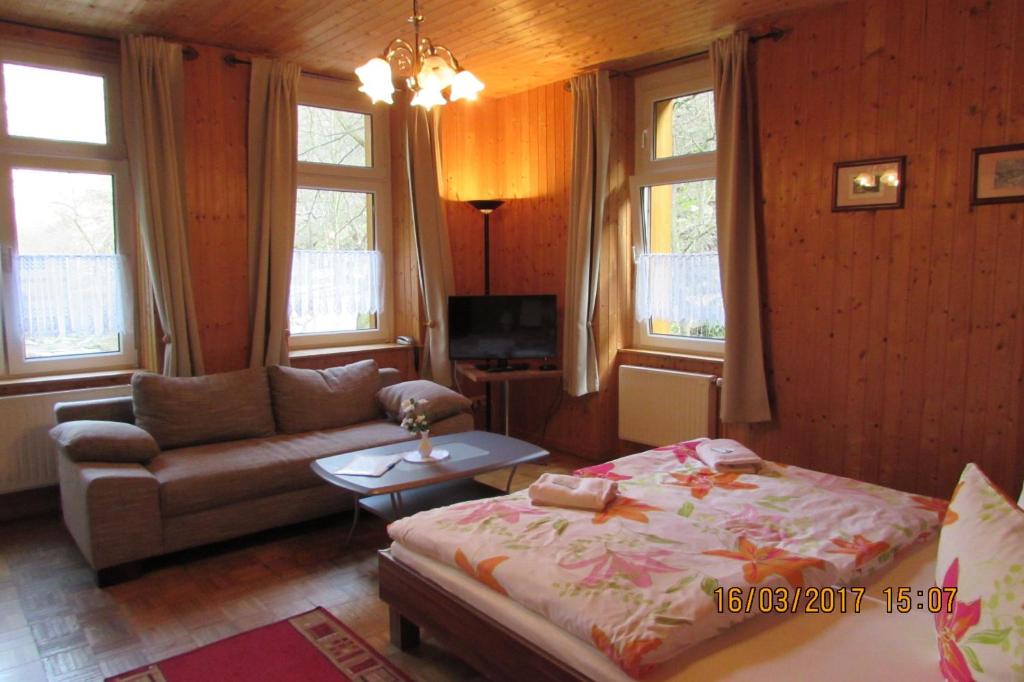 Четырехместный (Четырехместный номер с видом на горы), Gasthaus Koenigsruhe