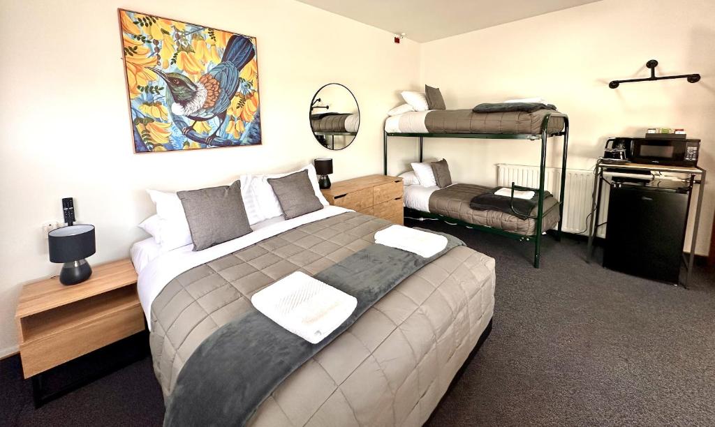 Franz Josef Montrose Hostel Lodge Room Type - Family Room with Shared Bathroom