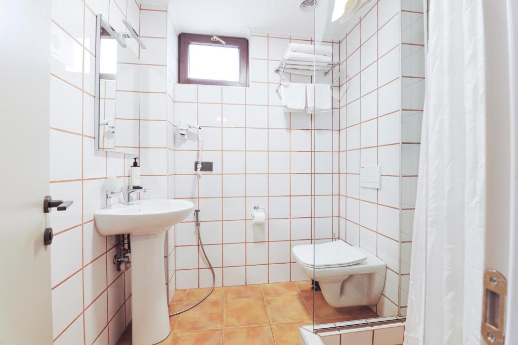 KING TAMAR HOTEL By LUXURIA HOTELS Room Type - Standard Double Room