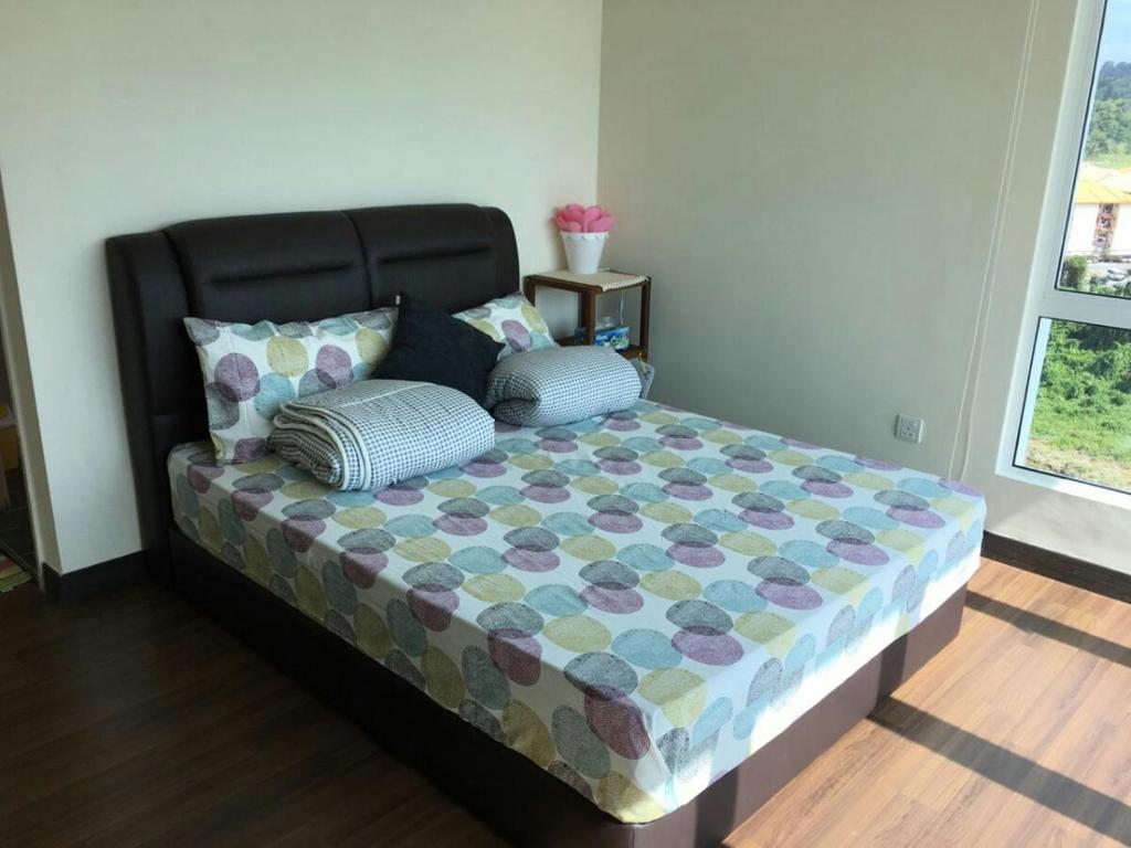 Sandakan Spacious and Comfortable Pool View Condo photo 4