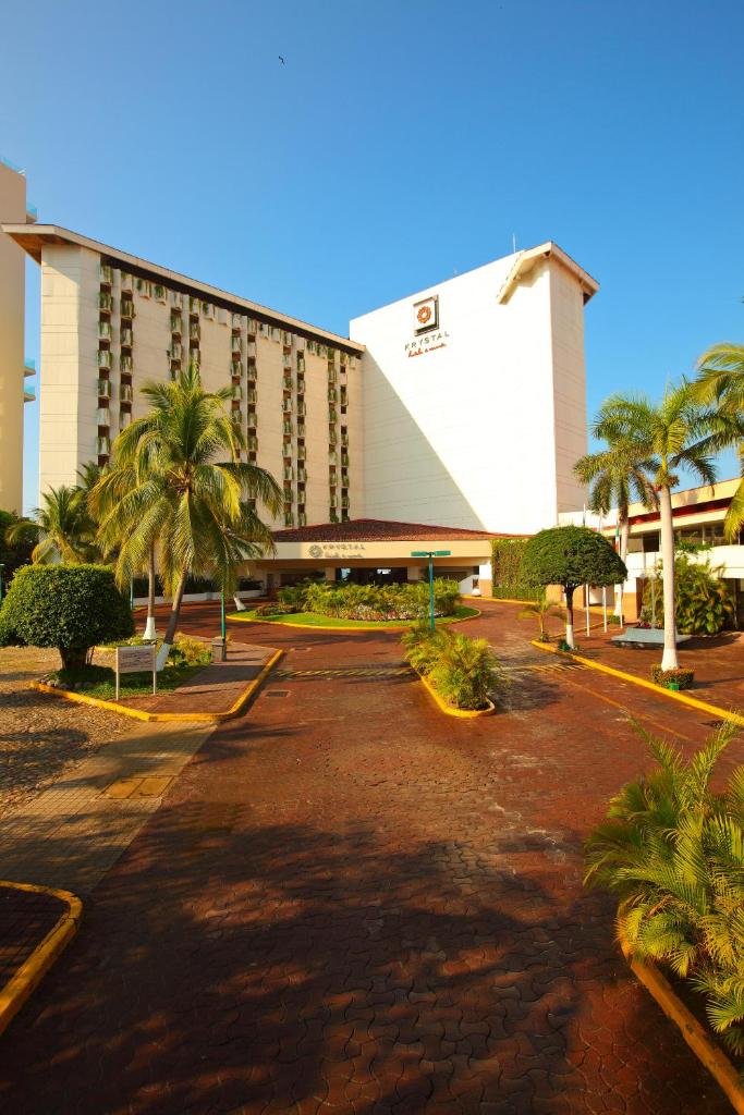 Krystal Ixtapa photo 2