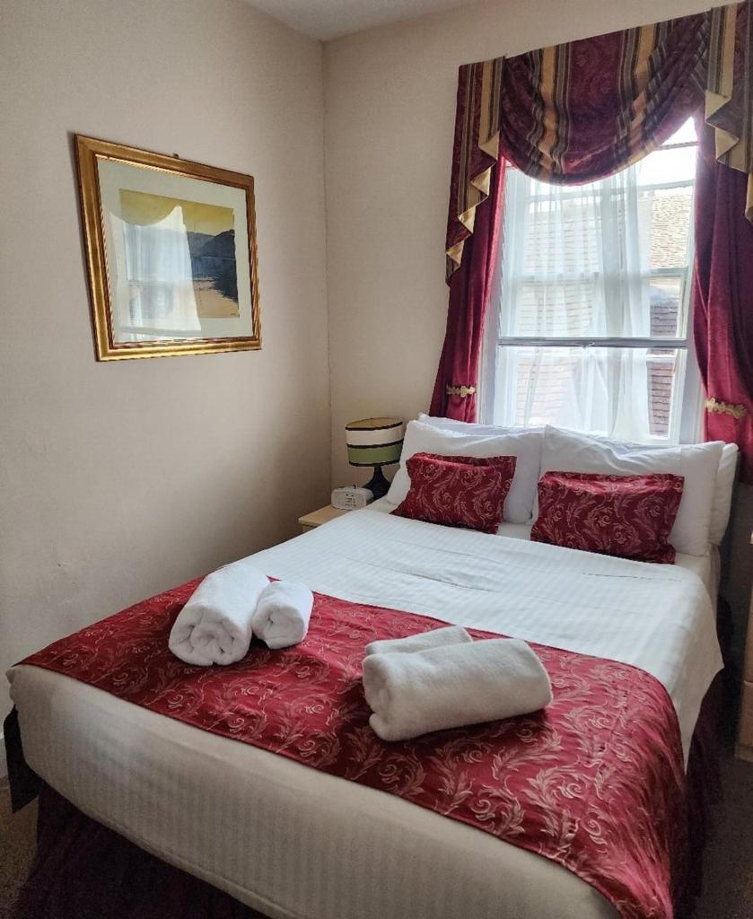 The Gordon House Hotel Room Type - Deluxe Room (2 Adults + 1 Child)