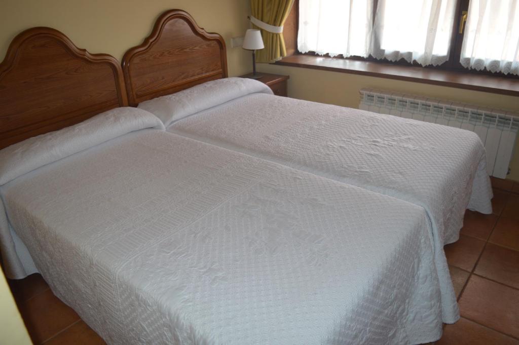 Hostal Revinuesa photo 1
