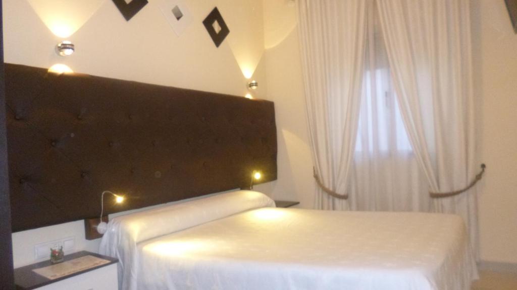 Hostal Cerezo photo 2