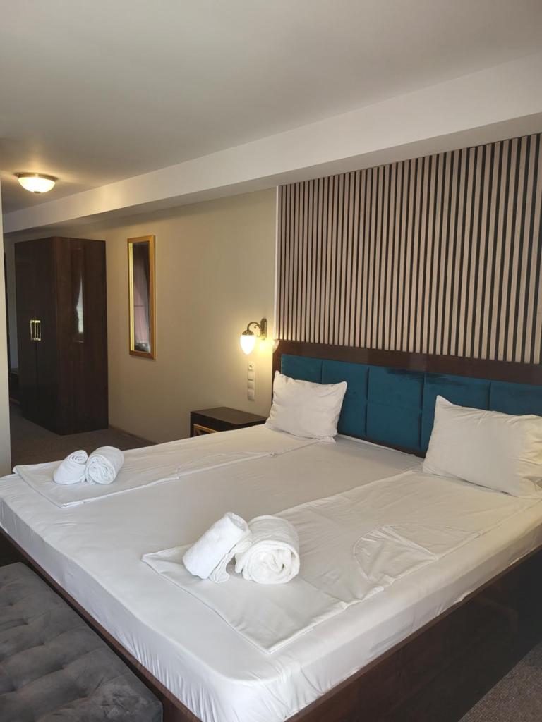 Goldenburg Residence Room Type - Double Room with Pool View