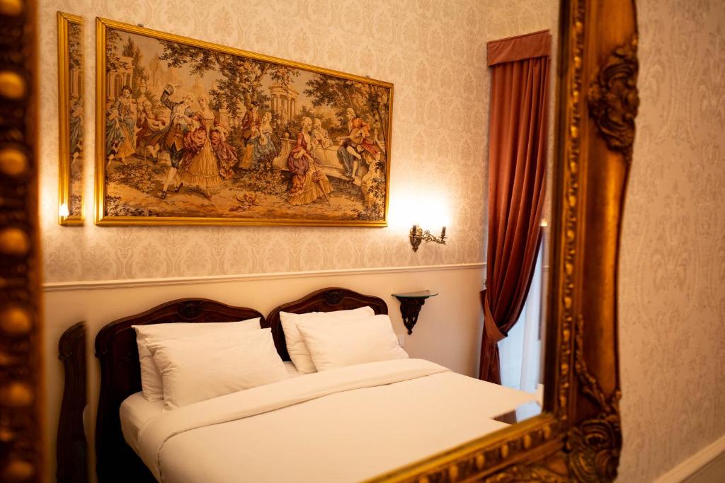 Carafa di Maddaloni Residenza di Charme Room Type - Double or Twin Room with Extra Bed