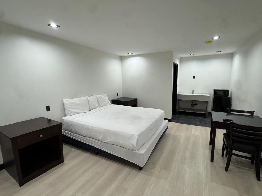 City Center Hotel Room Type - Deluxe King Suite