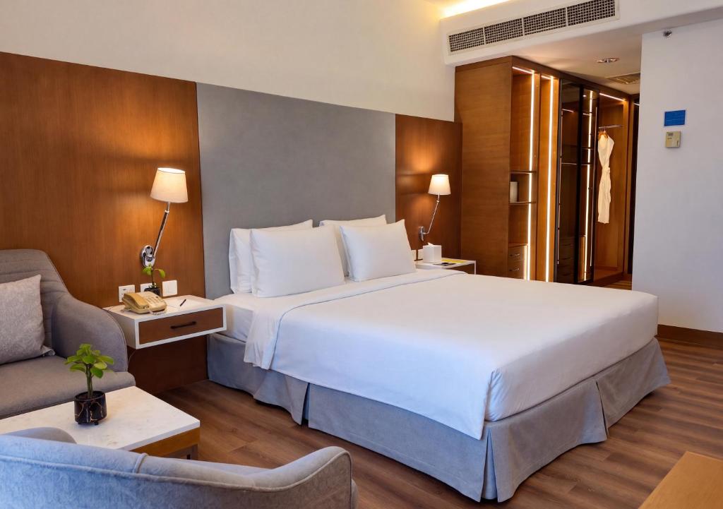 Golden Tulip Muscat Room Type - Suite Room 
