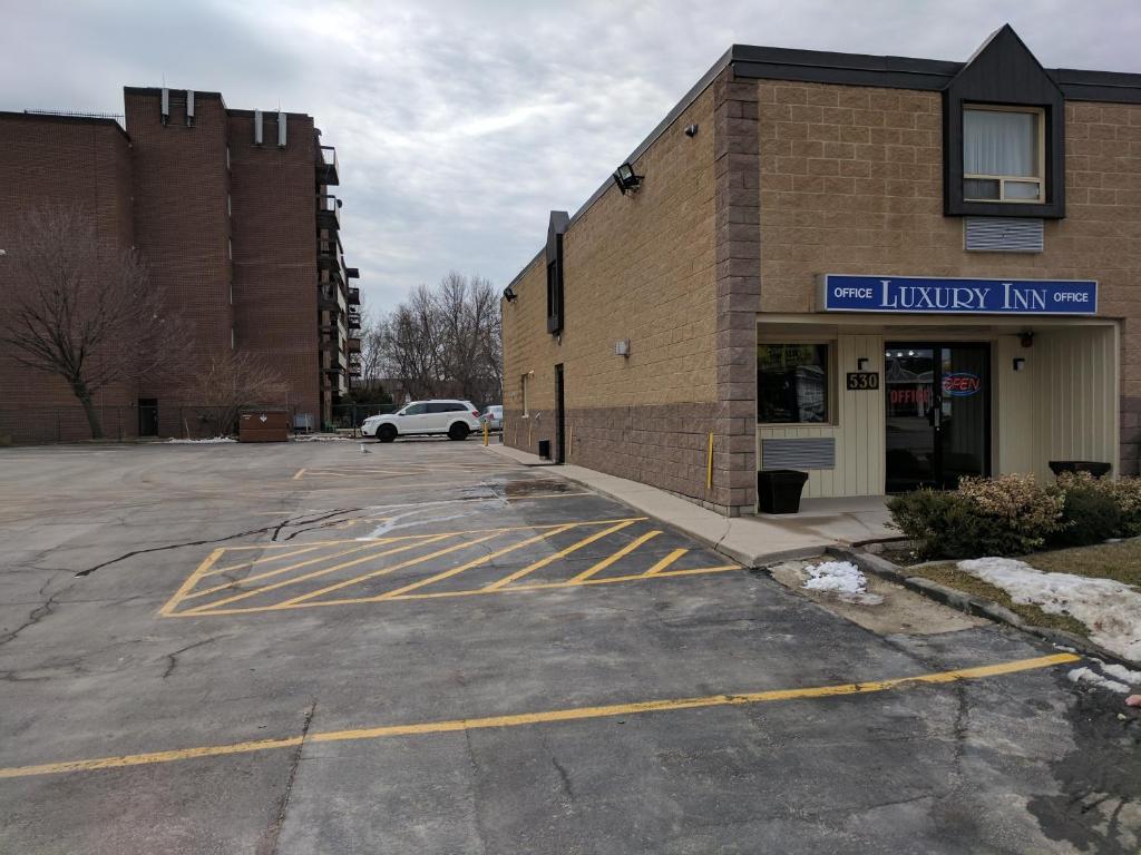 Luxury Inn photo 1