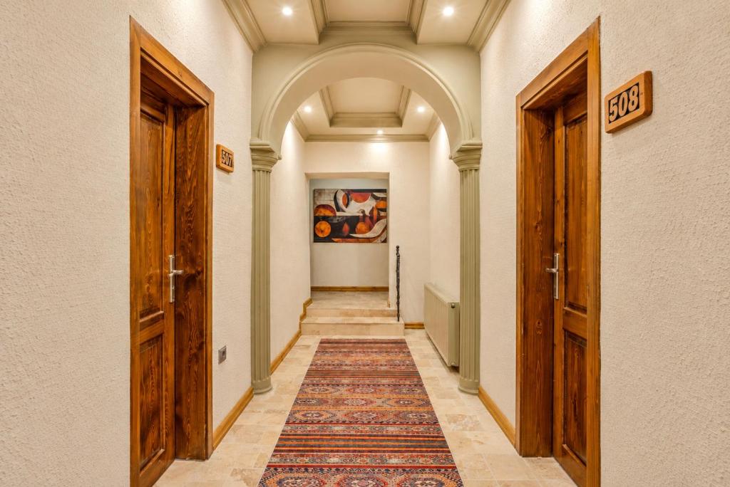 Grand Elite Cave Suites