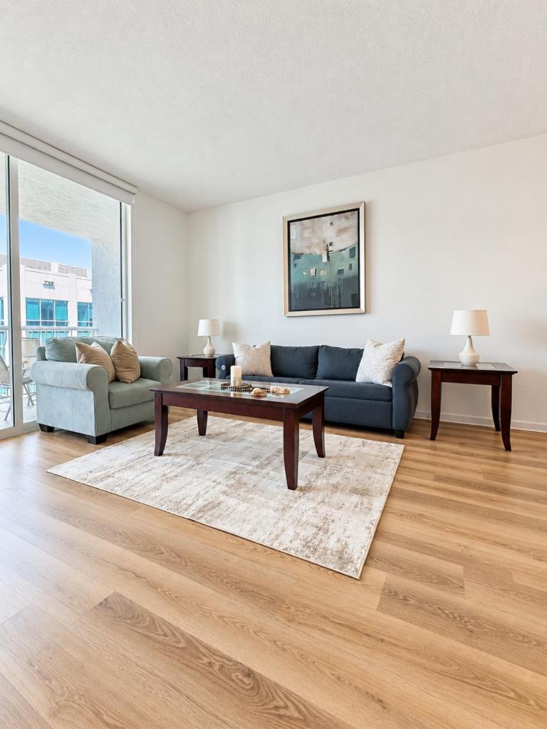 1BR Brickell included Pool, Gym and Free Parking - Tap to explore photos