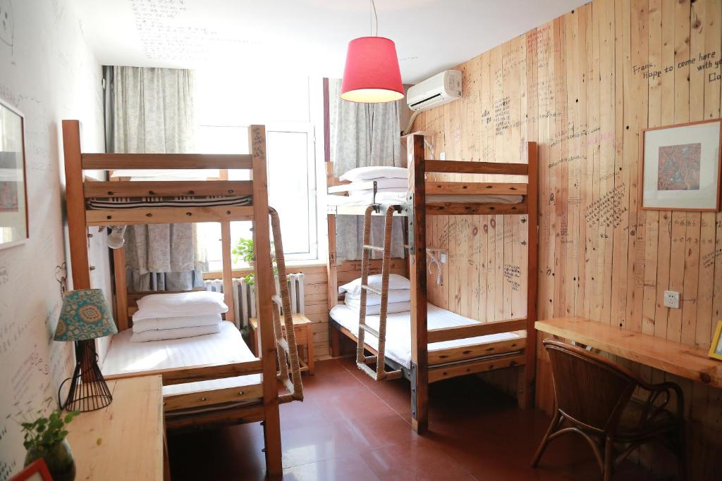 Номер (Кровать в общем номере с 4 кроватями и общей ванной комнатой), Harbin North International Youth Hostel