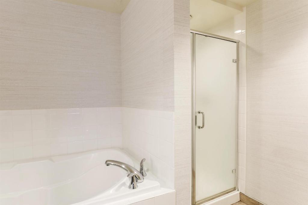 Hilton Garden Inn Reno Room Type - One-Bedroom King Suite